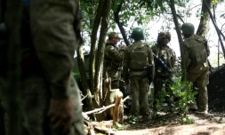 Des soldats ukrainiens sur la ligne de front près de Bakhmout, le 15 juillet 2023