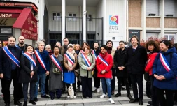 Rassemblement devant le lycée Maurice-Ravel à Paris le 29 mars 2024 en soutien à son proviseur menacé de mort