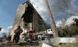 Un bùtiment d'habitation partiellement détruit par une frappe russe à Kryvyï Rig, dans le centre de l'Ukraine, le 31 juillet 2023