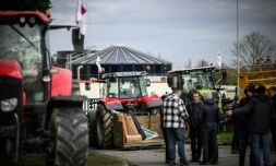 Manifestation d'agriculteurs devant une fromagerie appartenant au groupe Lactalis, Ă Bouvron, en Loire-Atlantique, le 18 janvier 2024