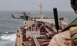 Des soldats américains travaillent au blocus des ports iraniens, selon une capture réalisée le 26 juillet d'une vidéo diffusée le 25 juillet par l'armée américaine (Centcom)