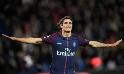 L'attaquant du PSG Edinson Cavani fête son 156e but avec le club, autant que Zlatan Ibrahimovic, face à Dijon le 17 janvier 2018 au Parc des Princes