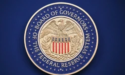 Le logo du Conseil des gouverneurs de la Fed, à Washington, le 18 septembre 2024