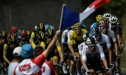 Le peloton du Tour de France près de Carcassonne, le 22 juillet 2018, pour une journée de repos avant l'assaut des Pyrénées 