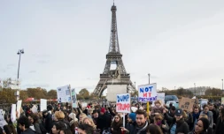 Manifestation pour protester contre l'élection du républicain Donald Trump aux Etats-Unis, le 19 novembre 2016 à Paris