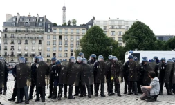 Cordon policier à Paris le 14 juin 2016 lors d'une manifestation contre la loi travail