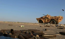 Un véhicule des forces gouvernementales le 3 août 2016 à Syrte