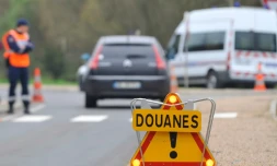 Contrôle douanier le 13 novembre 2015 à Volmerange-Lès-Mines dans l'est de la France