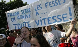 Mardi 22 février 2005 

La manifestation des lycéens a dégénéré en affrontements avec la police