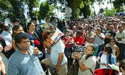 Mardi 18 juin 2003
Le collectif emplois en danger à la sortie de la réunion de concertation en préfecture