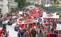 Comme le 1er mai, tous les syndicats du privé et du public appellent à la manifestation pour le 13 mai 2003 à Saint-Paul