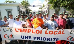 Jeudi 2 février 2006 -

Le personnel civil des armées en grève pour réclamer le recrutement de salariés locaux