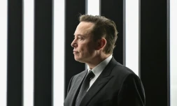 Elon Musk dans sa nouvelle usine Tesla près de Berlin, le 22 mars 2022