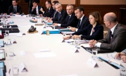 Le président Emmanuel Macron (3e d) tient un Conseil des ministres à la préfecture de Charleville-MéziÚres, le 7 novembre 2018 dans les Ardennes