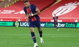 Le buteur star du PSG Kylian Mbappé très en vue contre Monaco à Louis, le 20 novembre 2020, est attendu contre Leipzig