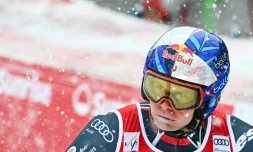 Le skieur français Alexis Pinturault à l'arrivée de la deuxième manche du géant d'Adelboden (Suisse), le 10 janvier 2026