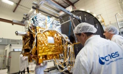 Derniers tests du microsatellite français l'agence spatiale française CNES à Toulouse, le 15 avril 2016, photo fournie par CNES