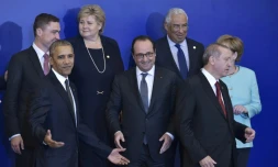 Barack Obama, François Hollande et Recep Tayyip Erdogan sur la photo de famille du sommet de l'Otan, le 8 juillet 2016 à Varsovie
