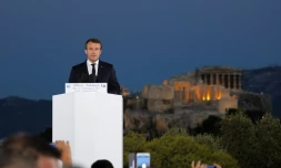 Le président français Emmanuel Macron s'exprime devant l'Acropole à Athènes, le 7 septembre 2017