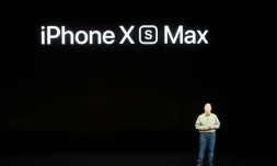 Phil Schiller, vice-président marketing d'Apple, présente de nouvelles versions très haut de gamme de l'iPhone au siège de Cupertino, en Californie, le 12 septembre 2018