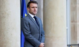Le président Emmanuel Macron sur le perron de l'Elysée, le 9 novembre 2023 à Paris