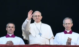 Le pape François le 25 décembre 2017 à la cathédrale Saint Pierre au Vatican
