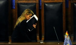La sénatrice Jeanine Anez s'apprête à se proclamer présidente par intérim de Bolivie, à La Paz, le 12 novembre 2019