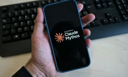 Anthropic a annoncé suspendre ses deux nouveaux modèles, sa version très restreinte Mythos 5 et sa déclinaison bridée pour le grand public, Fable 5, afin de se conformer à une injonction des autoriés américaines