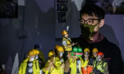 L'un des deux créateurs des figurines de protestataires hongkongais, qui a pris le pseudonyme de "Charlie", le 14 janvier 2020 à Hong Kong