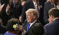 Donald Trump arrive au Congrès pour son premier discours sur l'état de l'Union