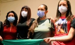 Les Salvadoriennes Elsy, Kenia, Evelyn et Karen, au cours d'une conférence de presse le 22 février 2022 à San Salvador