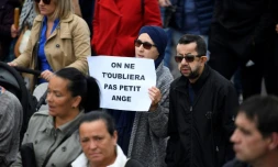 Des personnes participent à une marche blanche à Lorient, le 13 juin 2019, en hommage au garçon de 10 ans tué par un chauffard