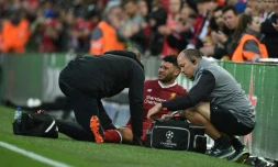 Alex Oxlade-Chamberlain blessé avec Liverpool contre l'AS Rome en Ligue des champion, le 24 avril 2018