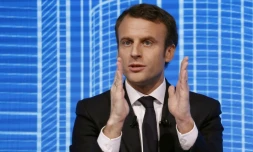 Emmanuel Macron lors du colloque "Réinvestissons la France", le 23 février 2017 au Carrousel du Louvre à Paris