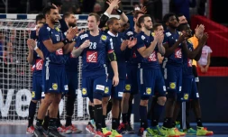 Les handballeurs français après leur défaite face à l'Espagne en demi-finale de l'Euro à Zagreb le 26 janvier 2018