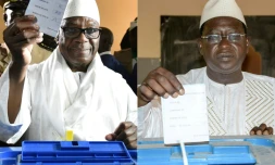 Le président sortant, Ibrahim Boubacar Keïta (gauche) et son adversaire pour le second tour de la présidentielle, Soumaïla Cissé (droite), le 29 juillet 2018. 