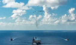 Le porte-avions américain USS Gerald R. Ford et son groupe aéronaval, le 13 novembre 2025 dans l'océan Atlantique