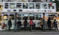 Un arrĂȘt de bus Ă Hong Kong le 7 fĂ©vrier 2018