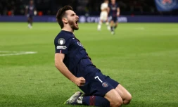 L'attaquant géorgien du Paris Saint-Germain Khvicha Kvaratskhelia après son but contre l'Atalanta Bergame, en Ligue des champions au Parc des Princes le 17 septembre 2025 