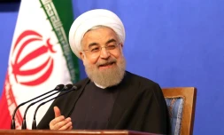 Le président iranien modéré Hassan Rohani donne une conférence de presse, le 6 mars 2016 à Téhéran