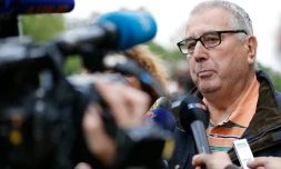 Gérard Dubois, le père d'une victime du Bataclan, arrive pour un entretien avec les juges le 25 mai 2016
