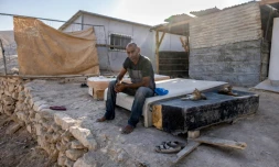 Le Bédouin palestinien Ahmed Kaabneh dans son village de Kaabna, près de Jéricho, en Cisjordanie occupée, le 6 novembre 2025