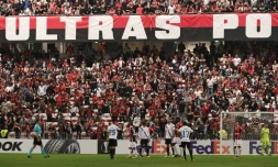 La rencontre Nice-Vitesse Arnhem interrompue à la 53e minute à la sute d'une panne d'électricité, le 28 septembre 2017 à l'Allianz Riviera