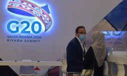 Des journalistes dans une salle de presse vide pour la couverture du G20, à Ryad en Arabie saoudite le 20 novembre 2020