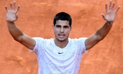 L'Espagnol Carlos Alcaraz vainqueur de son compatriote Rafael Nadal en quart de finale du tournoi de Madrid, le 6 mai 2022