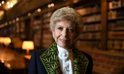 L'historienne HĂ©lĂšne CarrĂšre d'Encausse, premiĂšre femme Ă la tĂȘte de l'AcadĂ©mie française et grande spĂ©cialiste de la Russie, est dĂ©cĂ©dĂ©e Ă l'Ăąge de 94 ans samedi Ă Paris