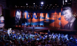 Le Premier ministre social-démocrate suédois Stefan Löfven et le patron des conservateurs, Ulf Kristersson, lors d'un débat télévisé le 8 septembre 2018 à Linkoping