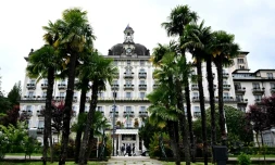Façade du Grand HĂŽtel des Iles BorromĂ©es Ă Stresa, en Italie, le 23 mai 2024, oĂč doivent se tenir les rĂ©unions du G7 Finances
