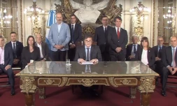 Le président argentin Javier Milei prononce une allocution radiotélévisée depuis le palais présidentiel à Buenos Aires, le 20 décembre 2023