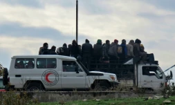 Des civils évacués des quartiers rebelles d'Alep, en Syrie, le 16 décembre 2016